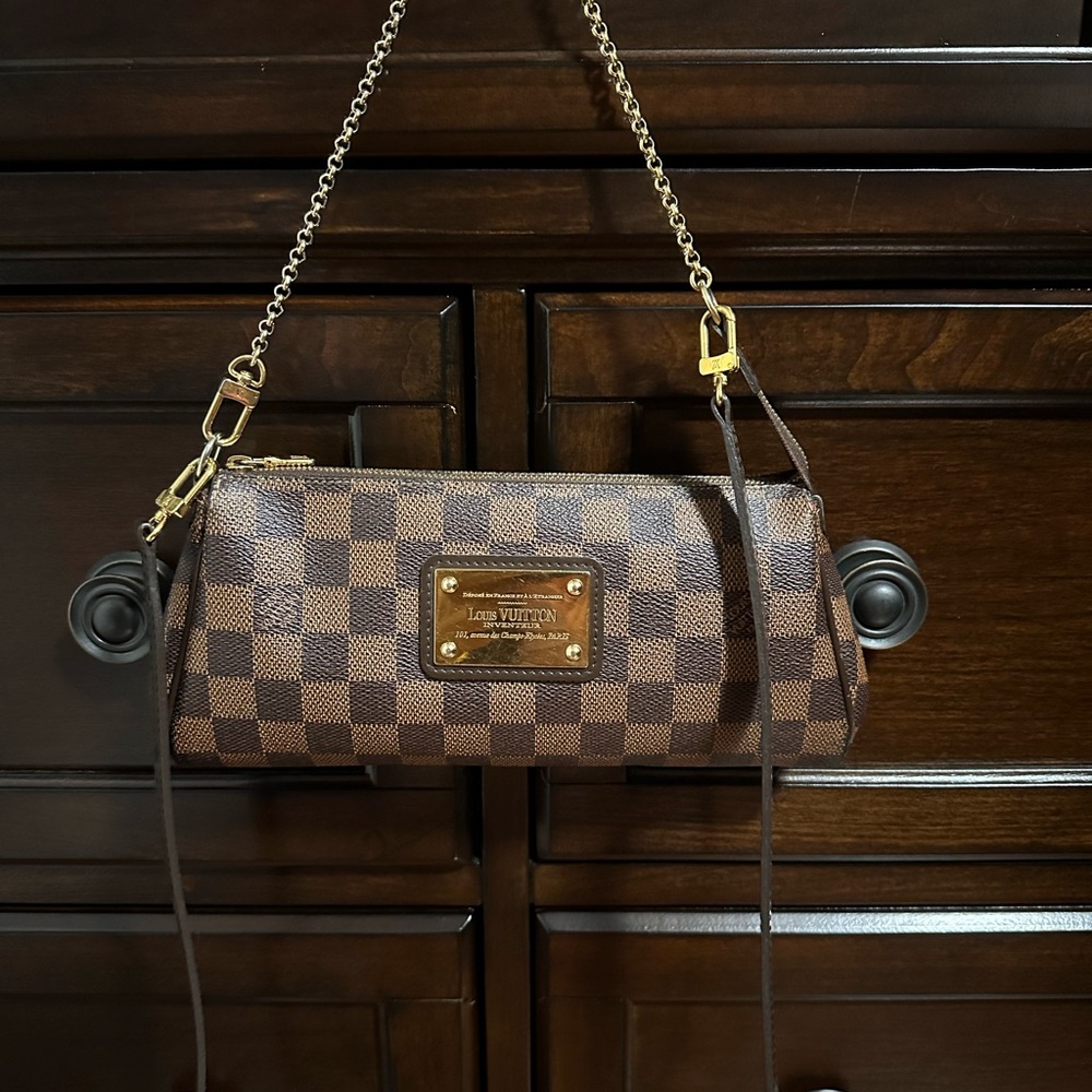 Louis Vuitton Damier Eva Clutch with Gold Chain
